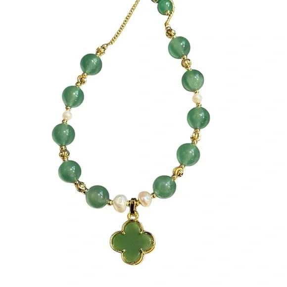 New Jade Clover Beaded Bracelet with Gold Brass Accents - Picture 2 of 3